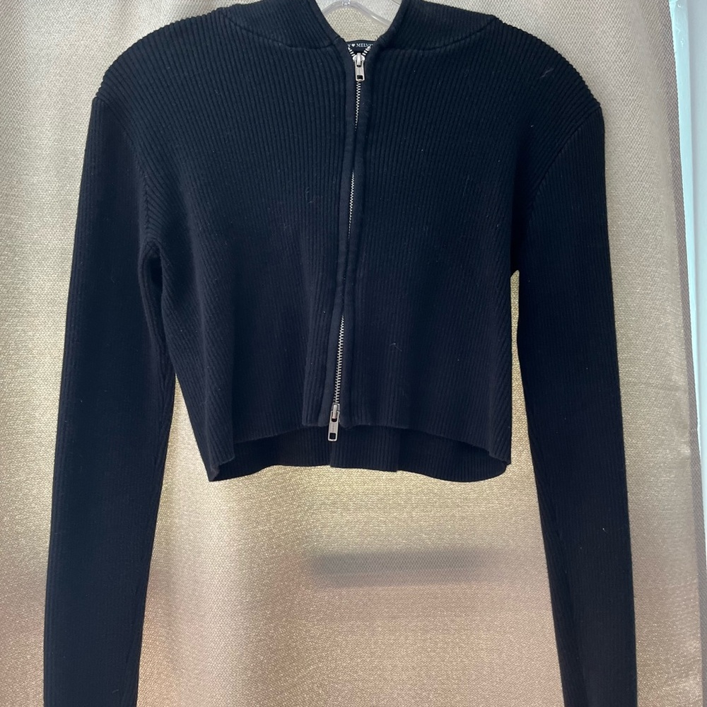 Black brandy Melville sweatshirt cropped